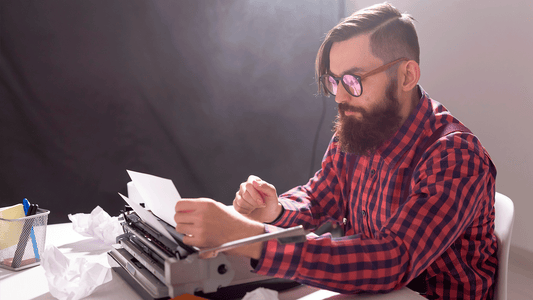 RETOS COMUNES AL ESCRIBIR TU PRIMERA NOVELA Y CÓMO SUPERARLOS